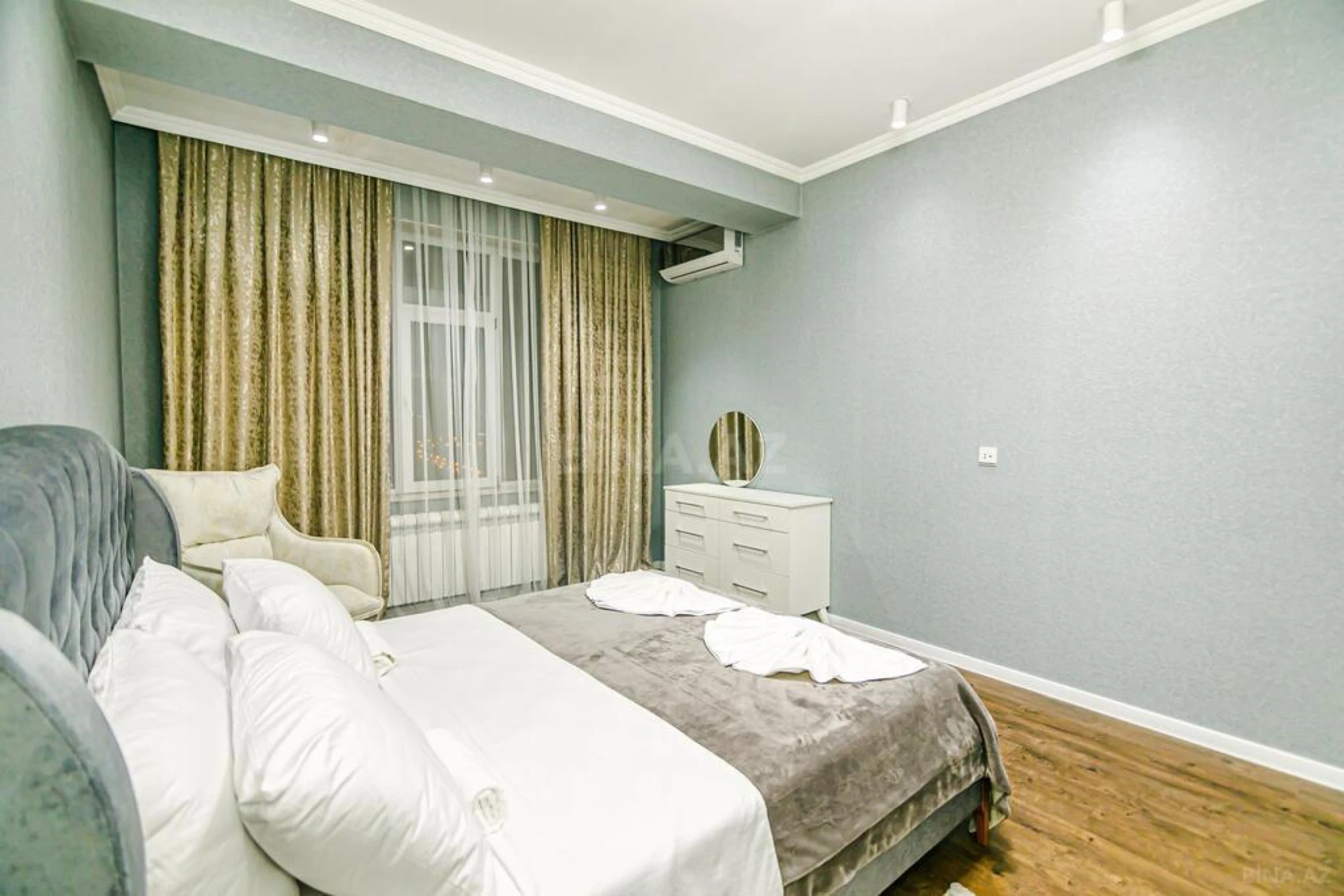 Kirayə verilir 3 otaqlı mənzil 135 m²