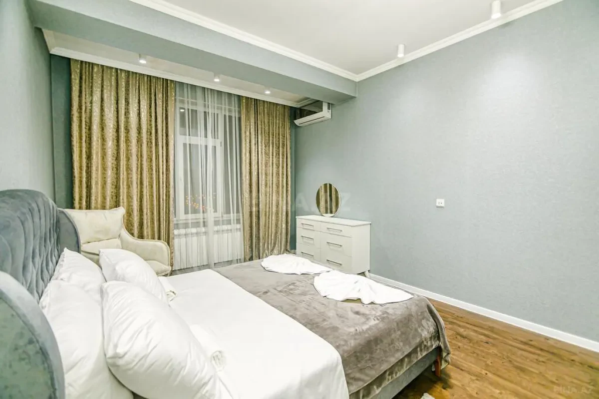 Kirayə verilir 3 otaqlı mənzil 135 m²
