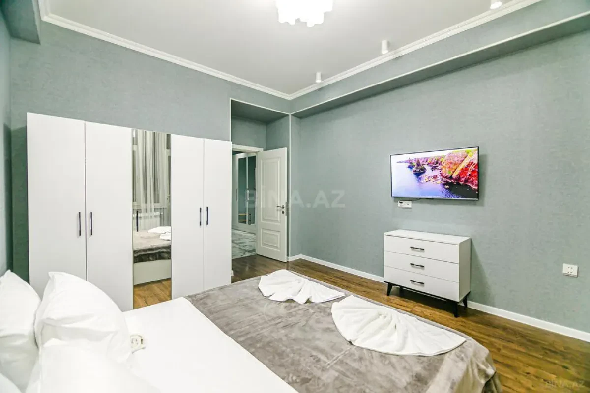 Kirayə verilir 3 otaqlı mənzil 135 m²