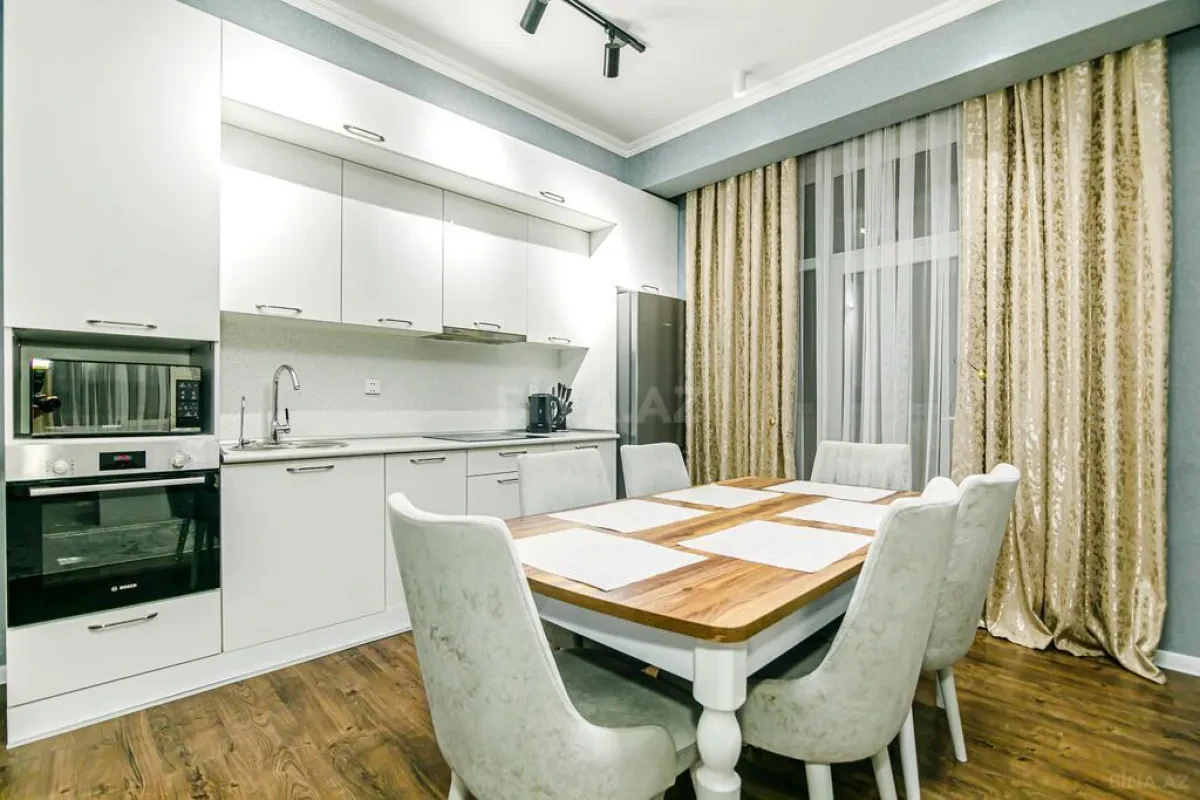 Kirayə verilir 3 otaqlı mənzil 135 m²