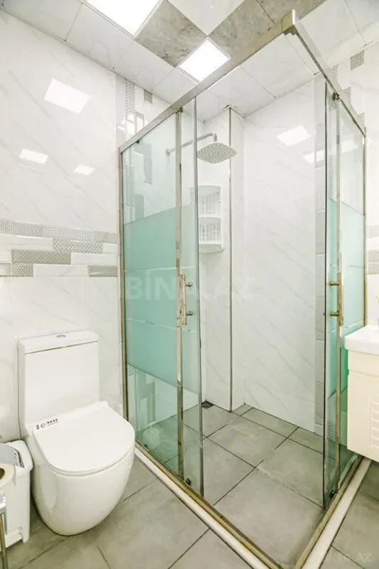 Kirayə verilir 3 otaqlı mənzil 135 m²