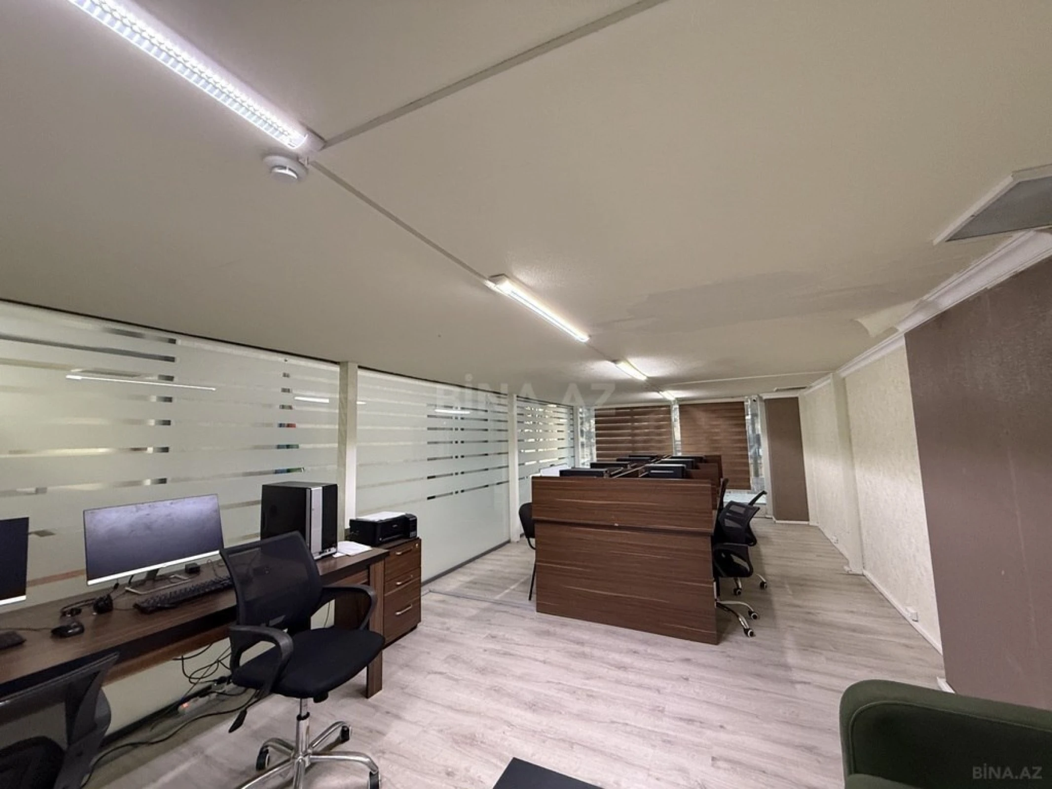 Satılır obyekt 263 m²