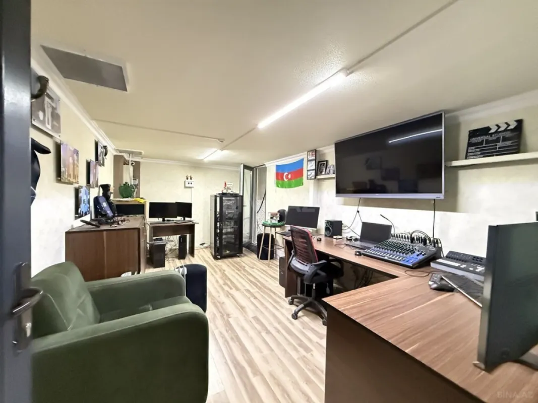 Satılır obyekt 263 m²