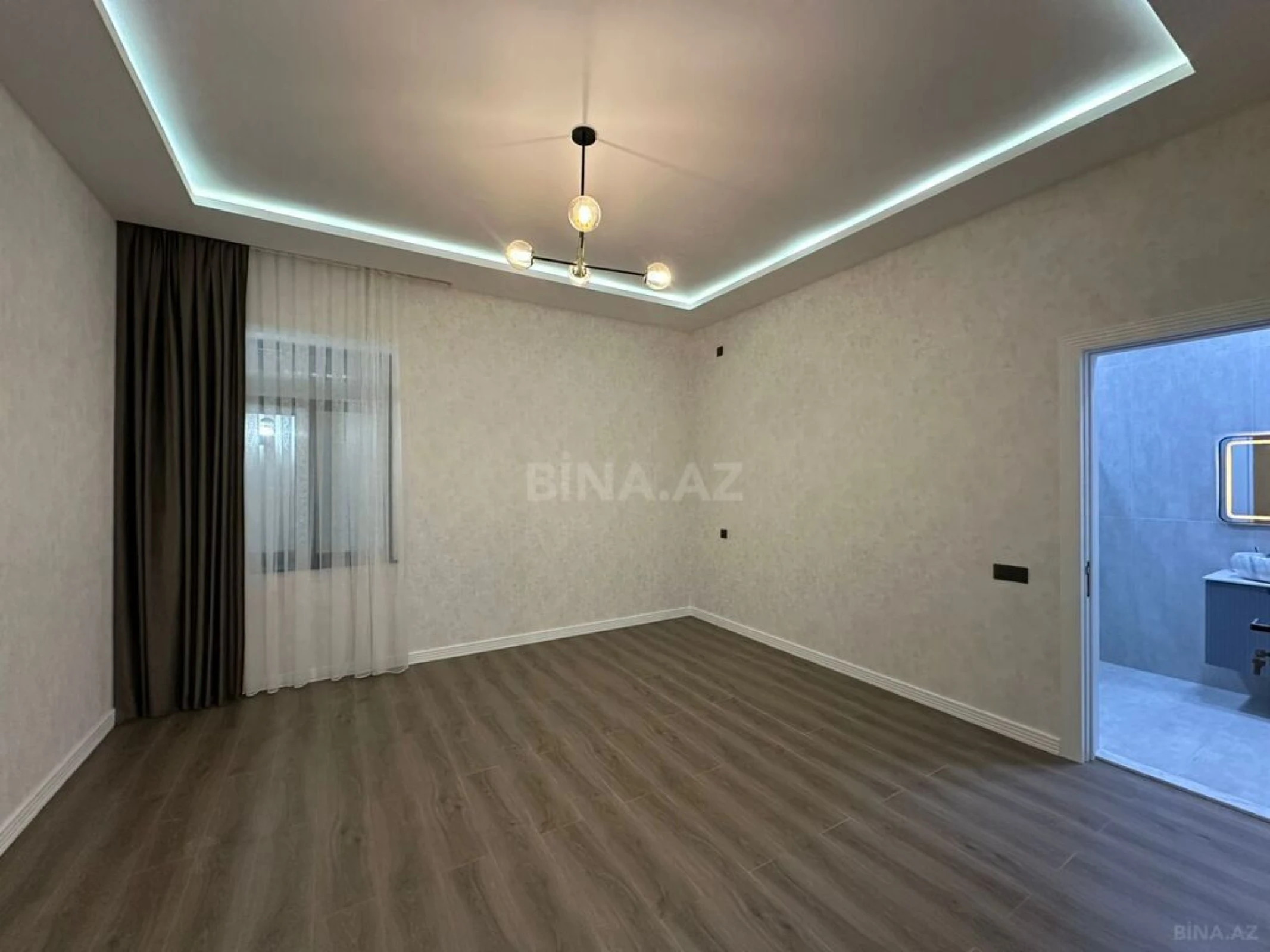 Satılır 4 otaqlı həyət evi 200 m²