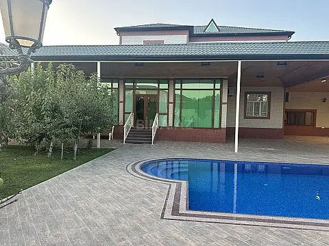 Satılır 6 otaqlı həyət evi 320 m²