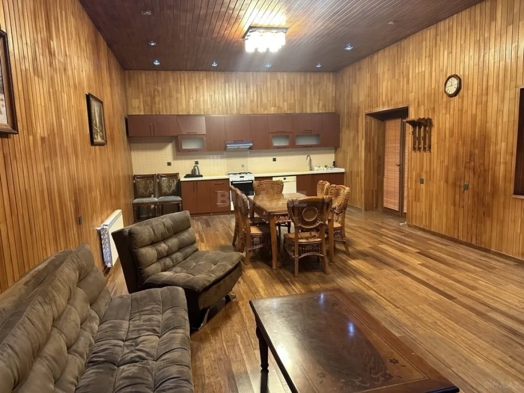 Satılır 6 otaqlı həyət evi 320 m²