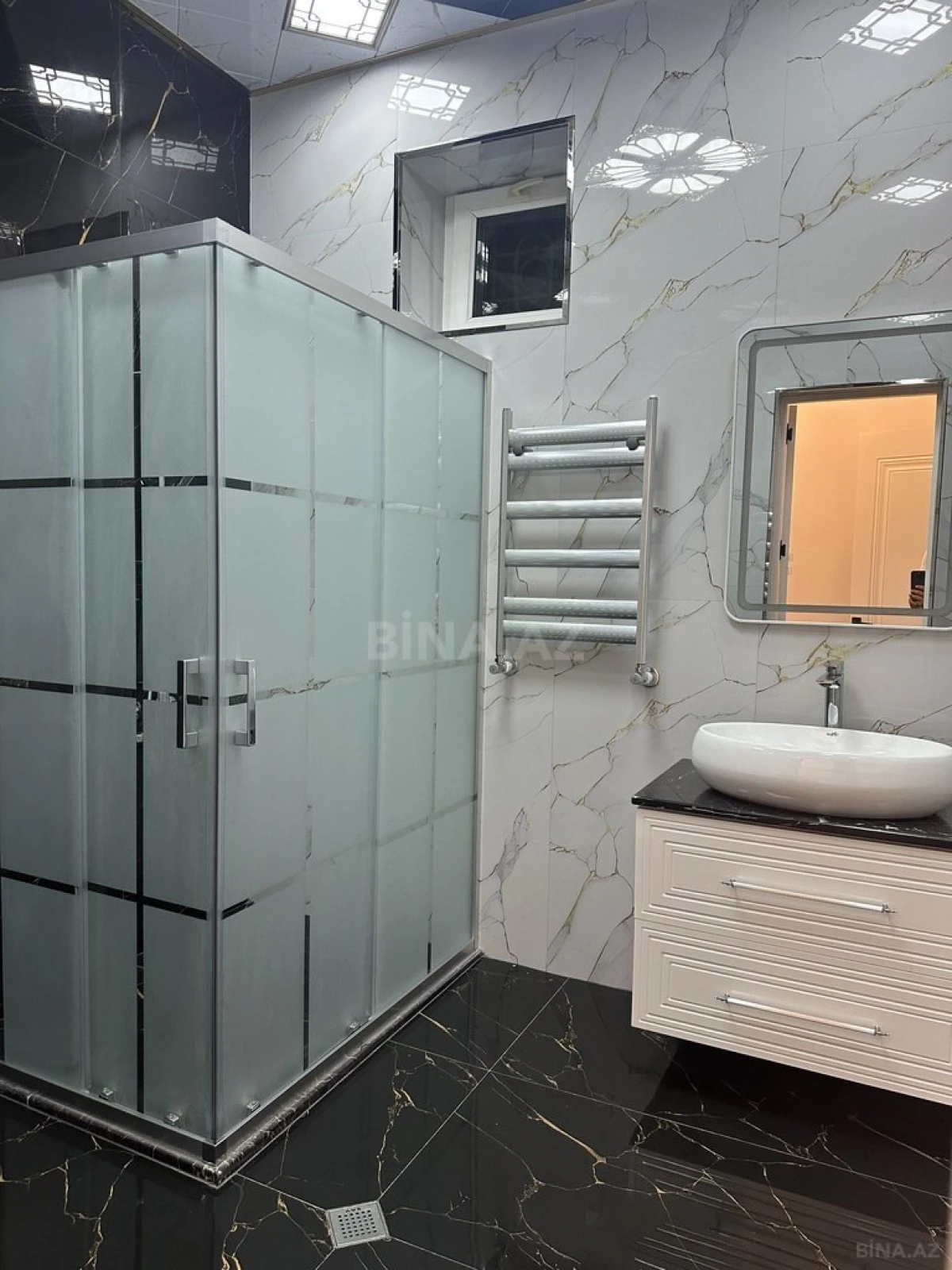 Satılır 6 otaqlı həyət evi 320 m²