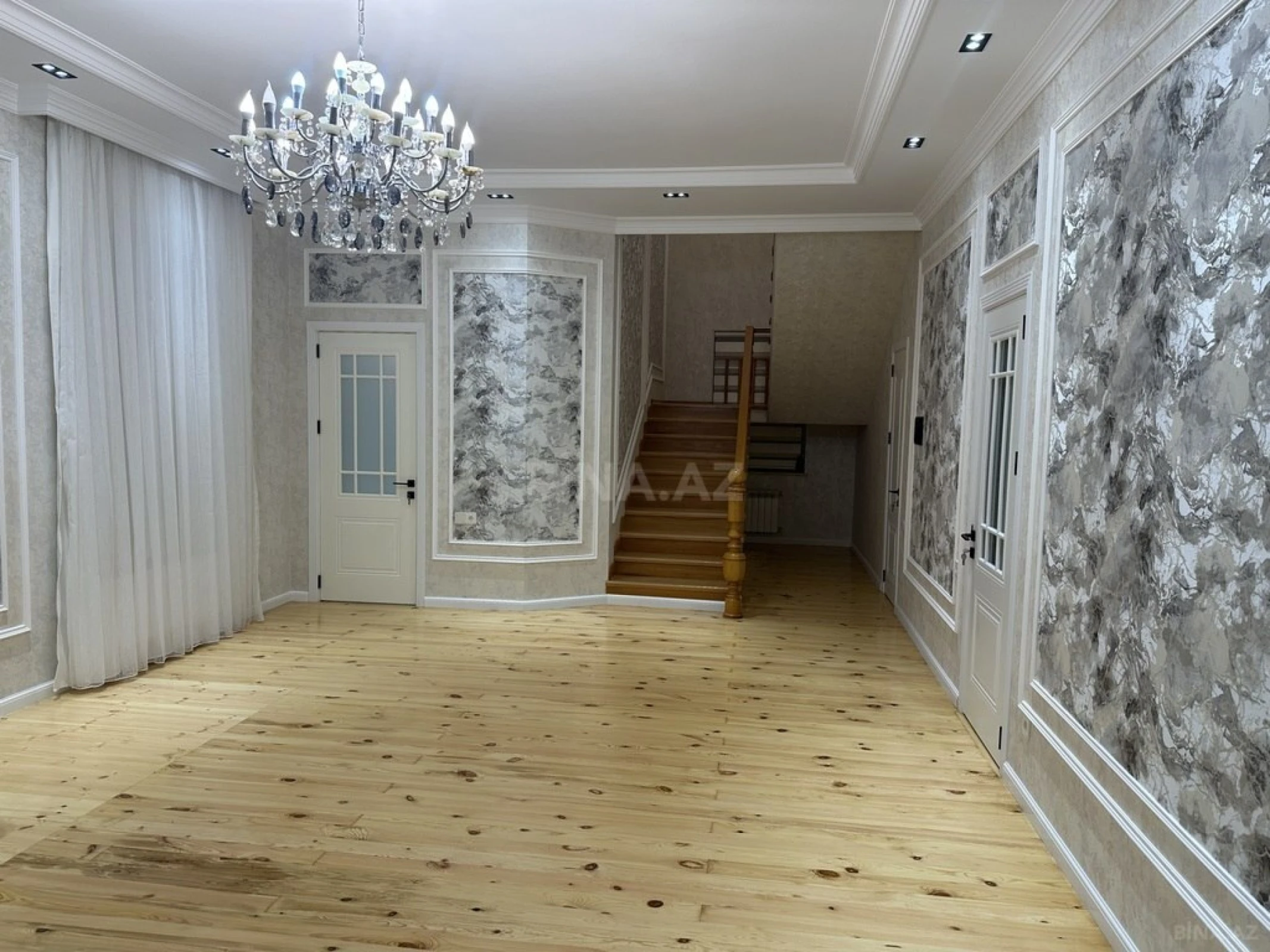 Satılır 6 otaqlı həyət evi 320 m²