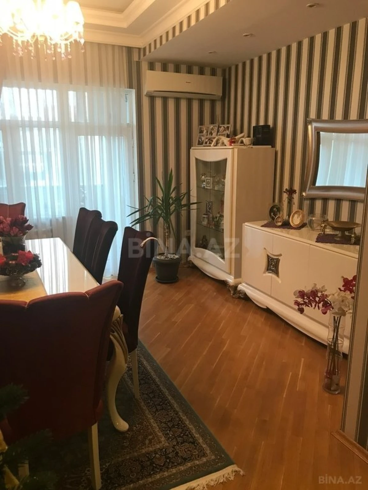 Satılır 3 otaqlı mənzil 126 m²
