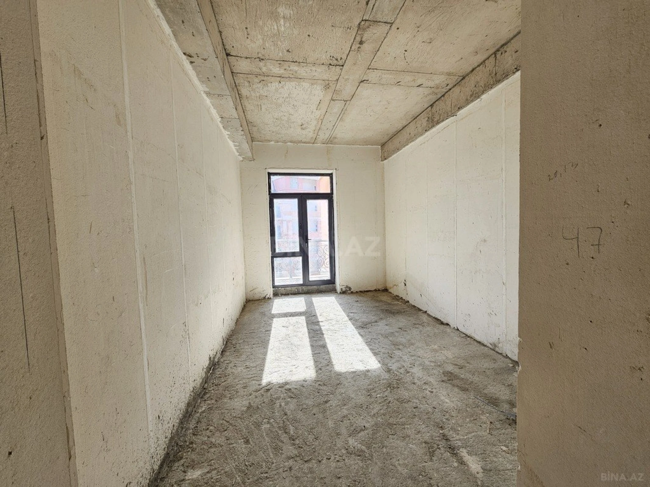 Satılır 3 otaqlı mənzil 148.4 m²