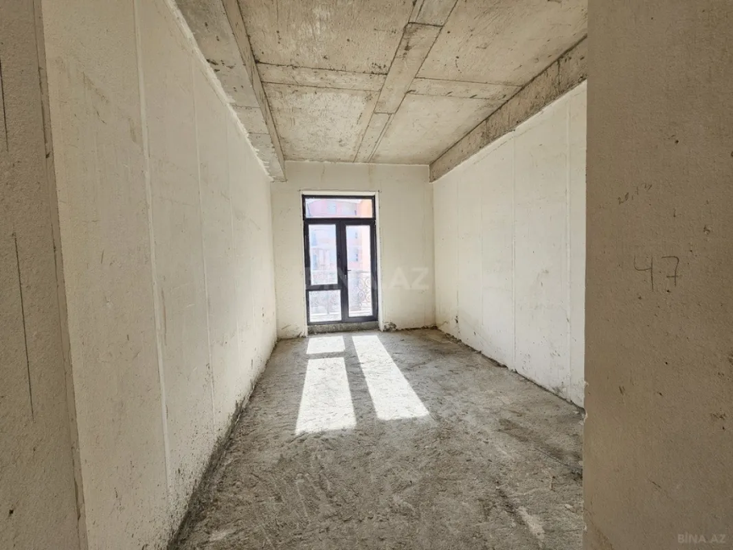 Satılır 3 otaqlı mənzil 148.4 m²