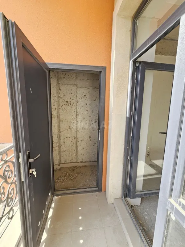 Satılır 3 otaqlı mənzil 148.4 m²