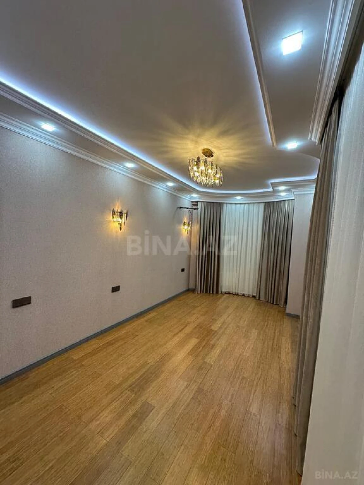 Satılır 3 otaqlı mənzil 119 m²