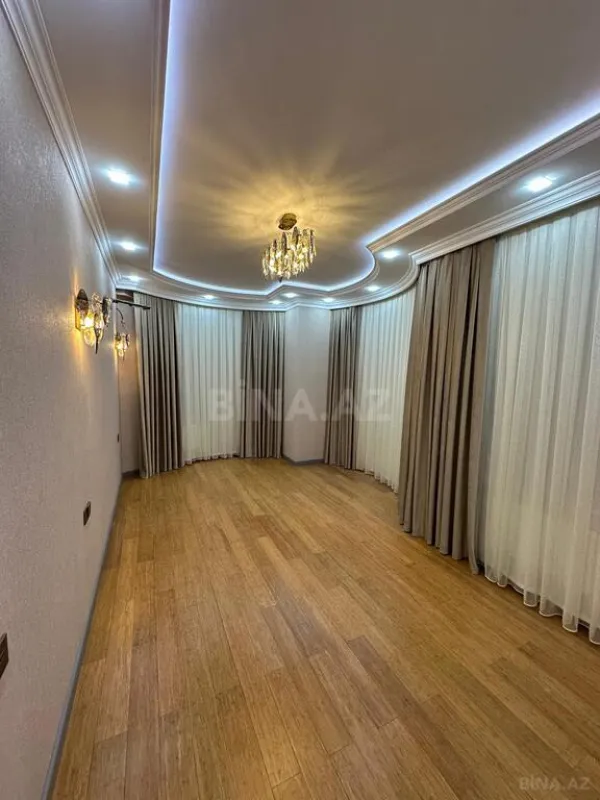 Satılır 3 otaqlı mənzil 119 m²