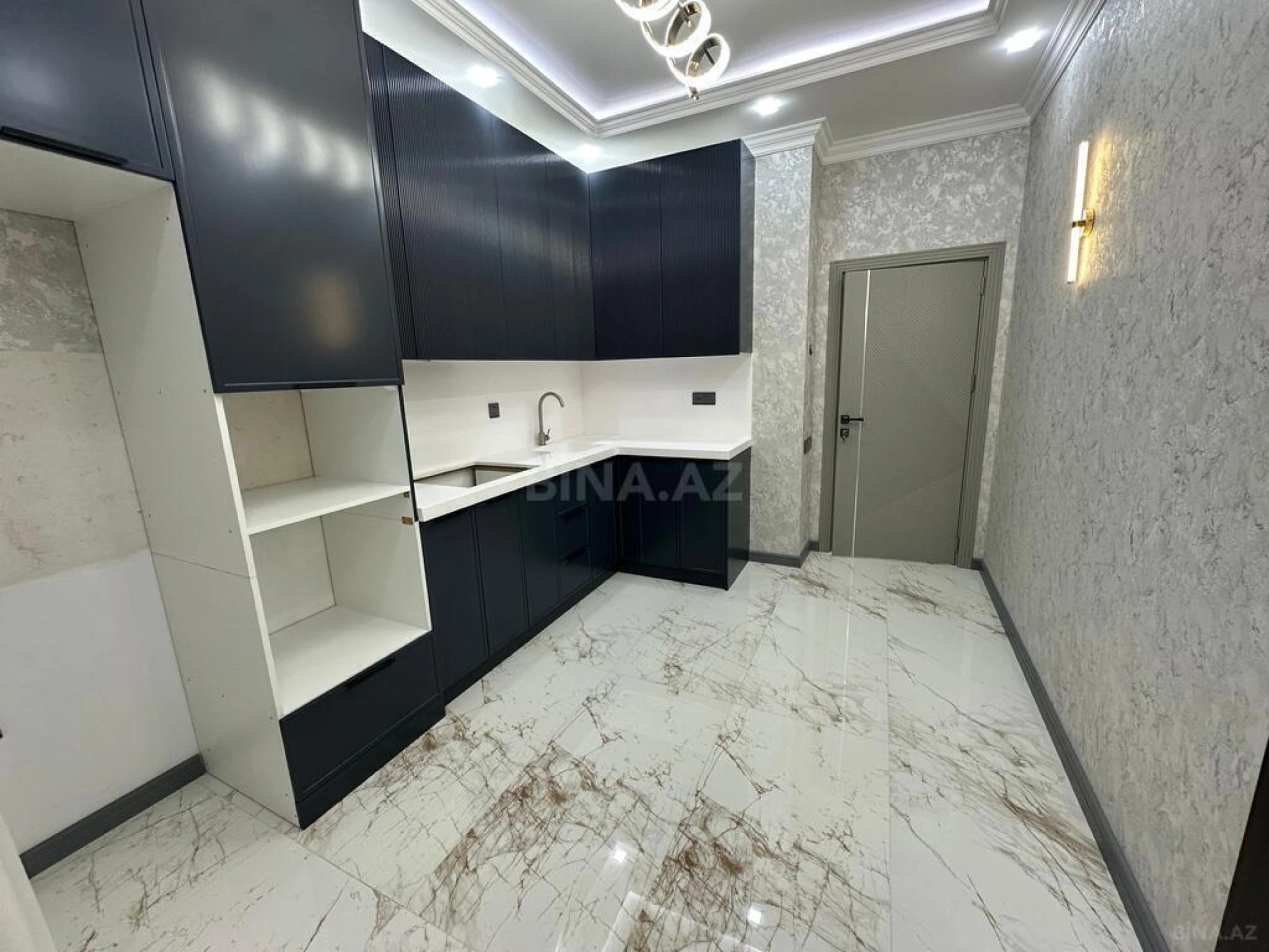 Satılır 3 otaqlı mənzil 119 m²