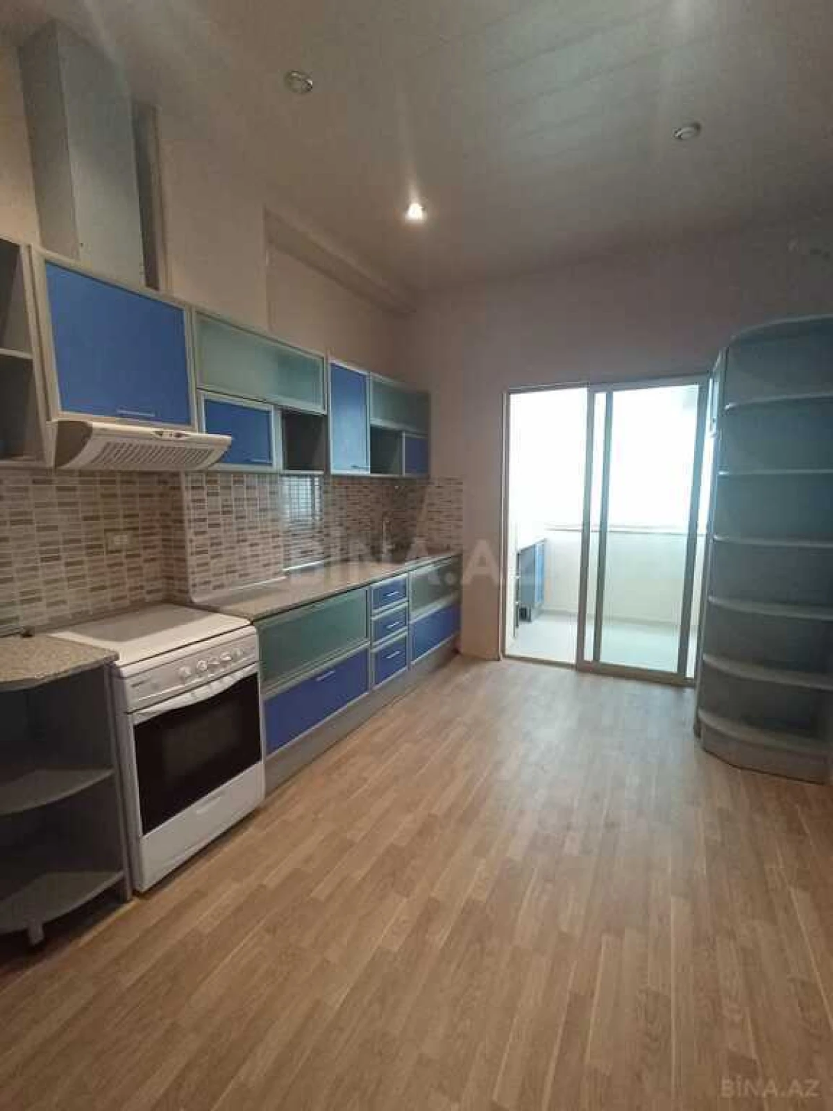 Kirayə verilir 9 otaqlı həyət evi 350 m²