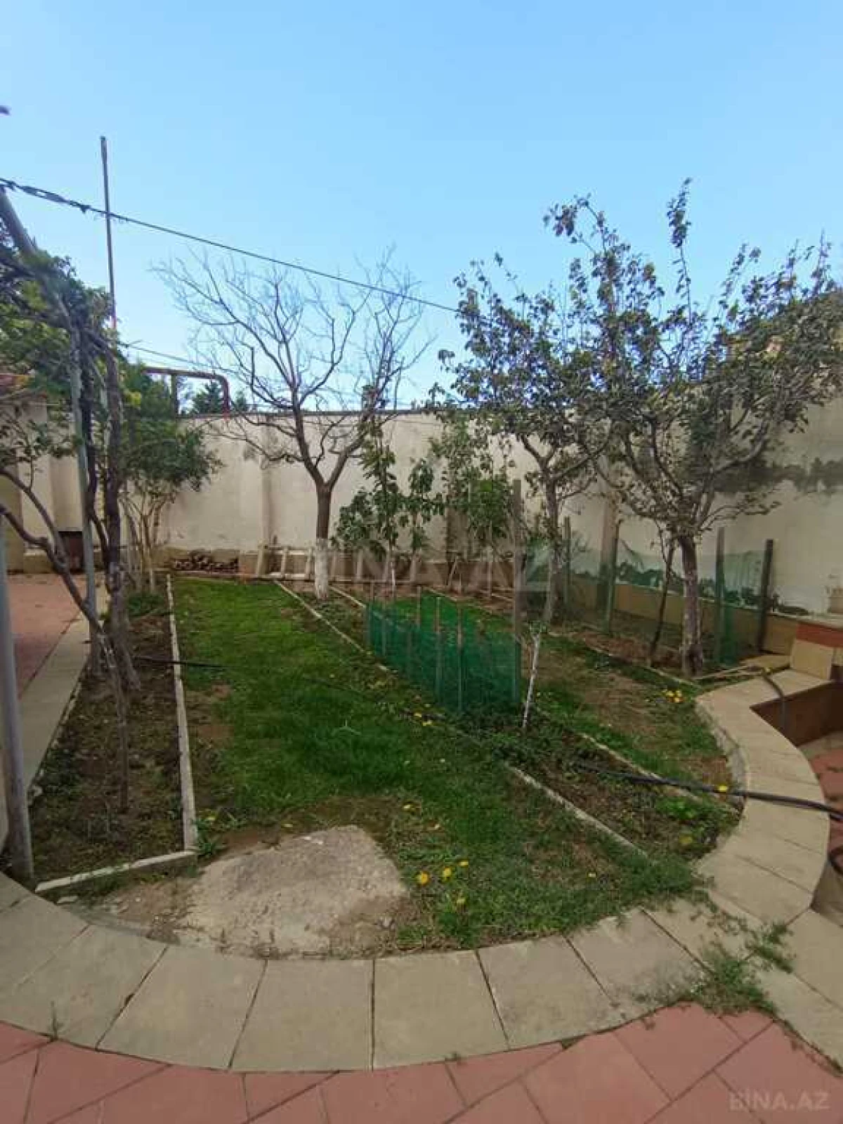 Kirayə verilir 9 otaqlı həyət evi 350 m²