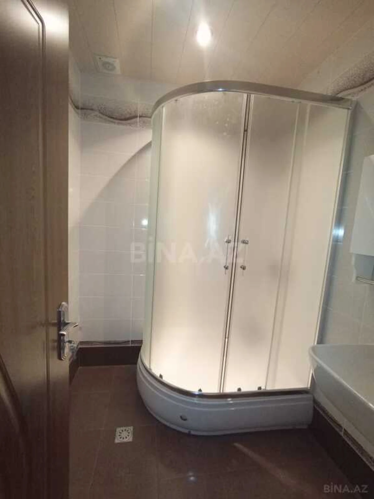 Kirayə verilir 9 otaqlı həyət evi 350 m²