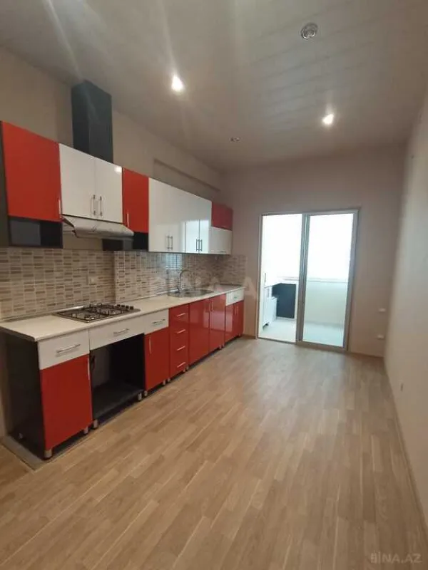 Kirayə verilir 9 otaqlı həyət evi 350 m²