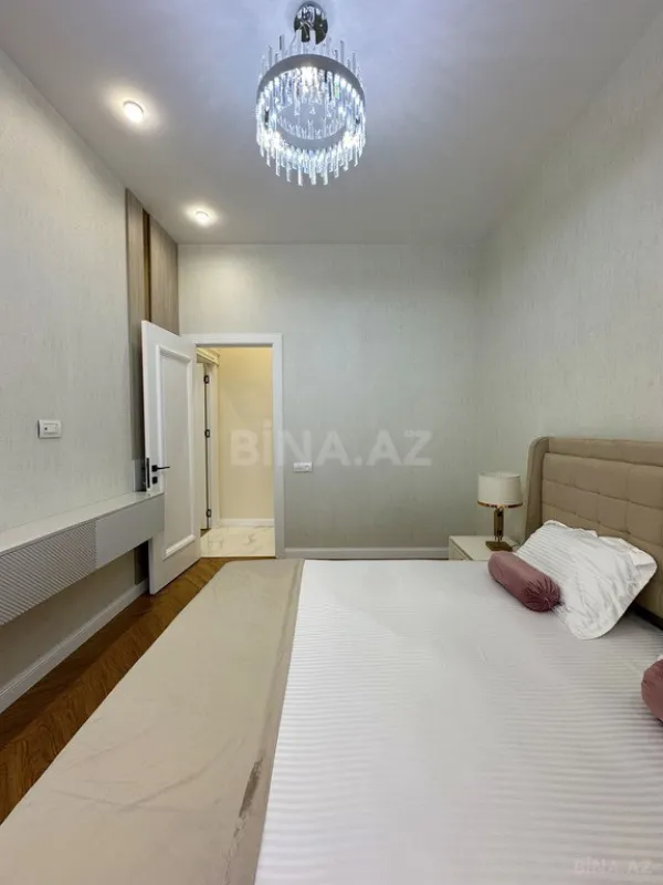 Satılır 3 otaqlı mənzil 120 m²