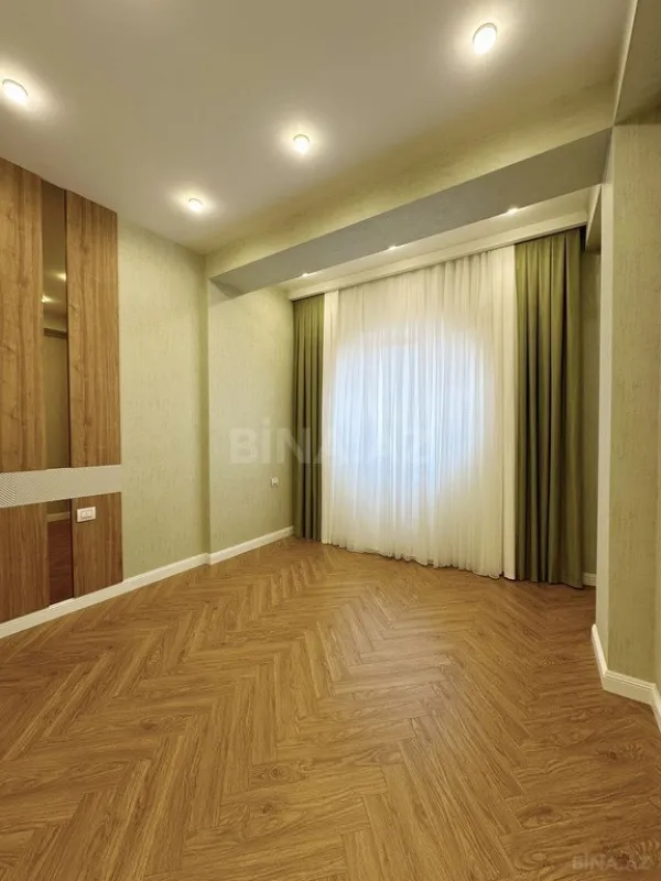 Satılır 3 otaqlı mənzil 120 m²