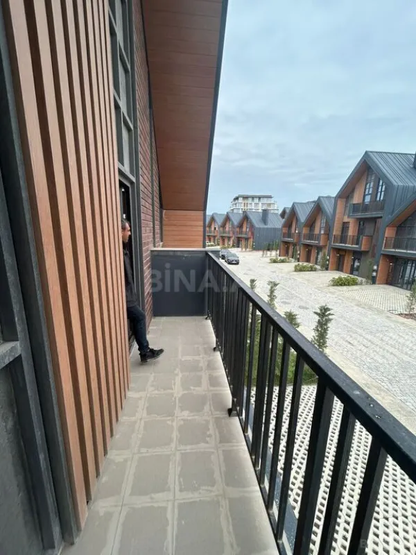 Satılır 3 otaqlı mənzil 95 m²