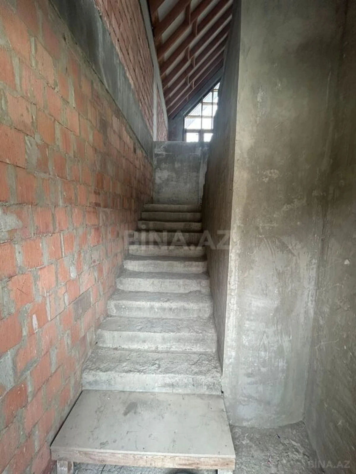 Satılır 3 otaqlı mənzil 95 m²