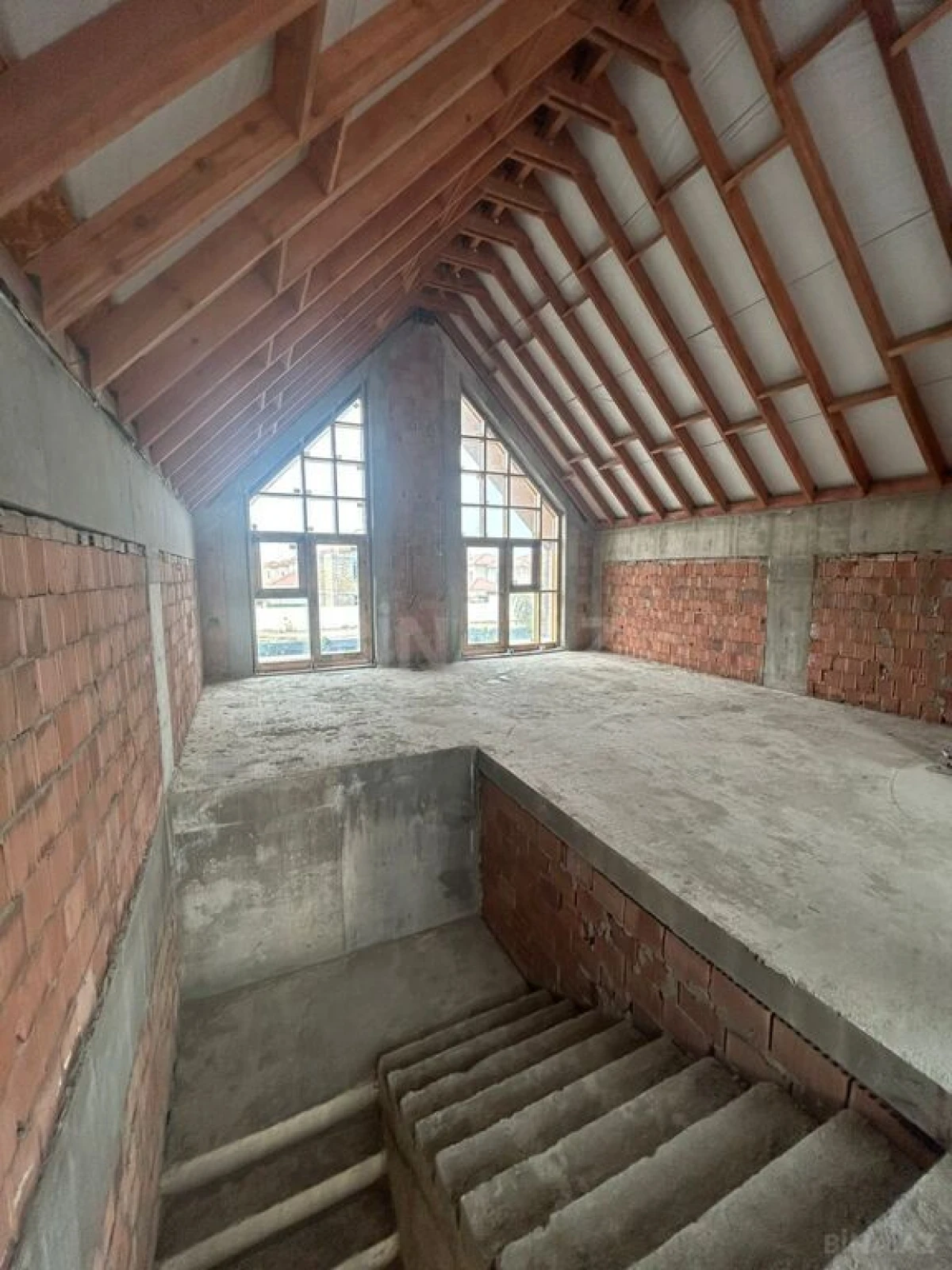 Satılır 3 otaqlı mənzil 95 m²