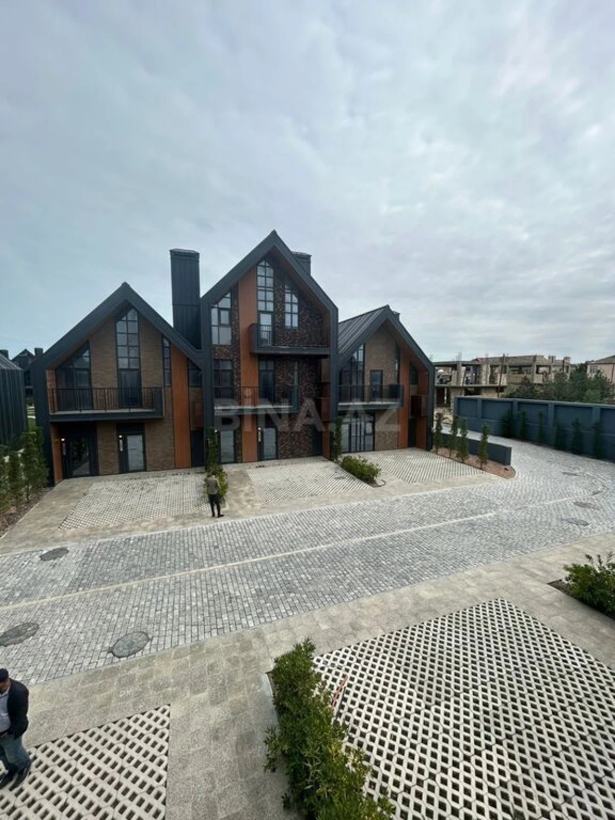 Satılır 3 otaqlı mənzil 95 m²