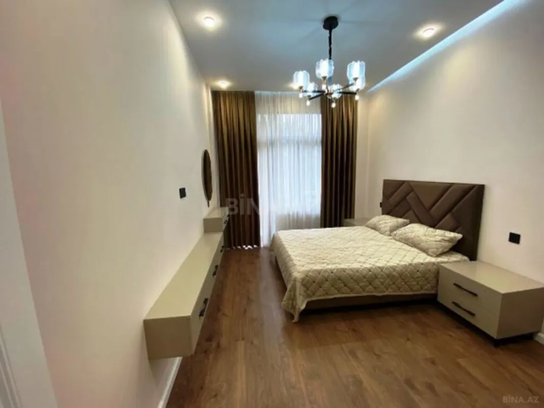 Satılır 3 otaqlı mənzil 107 m²