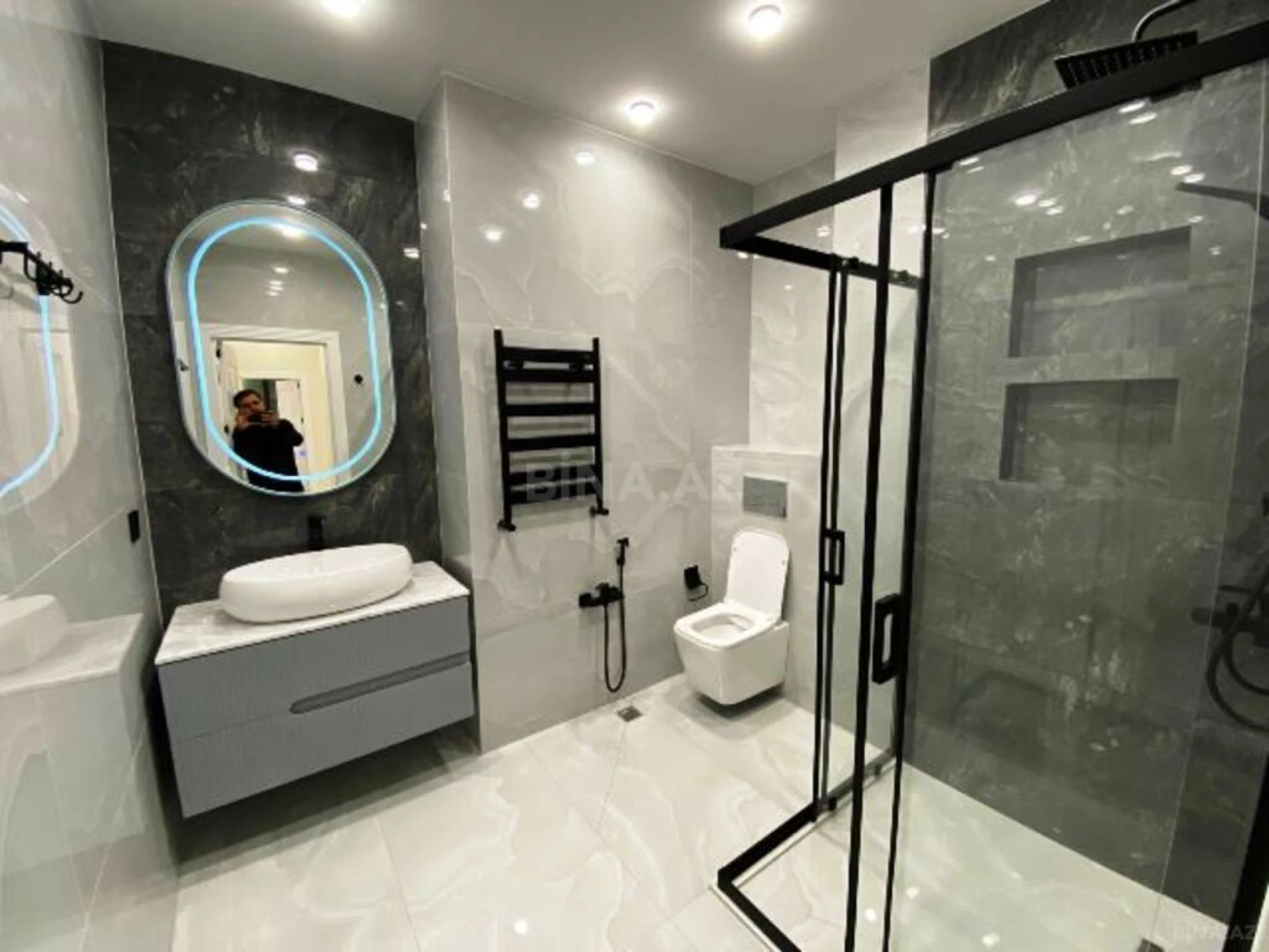 Satılır 3 otaqlı mənzil 107 m²