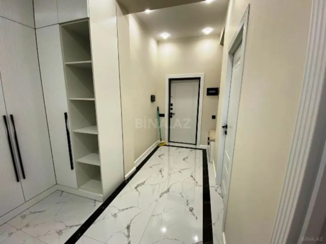 Satılır 3 otaqlı mənzil 107 m²