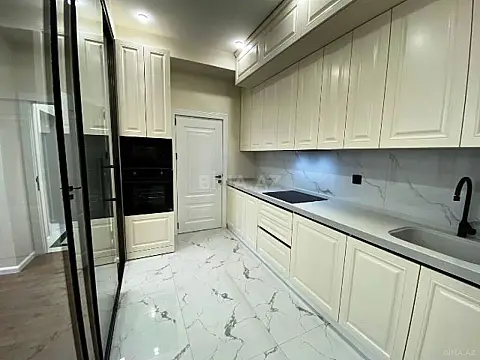 Satılır 3 otaqlı mənzil 107 m²