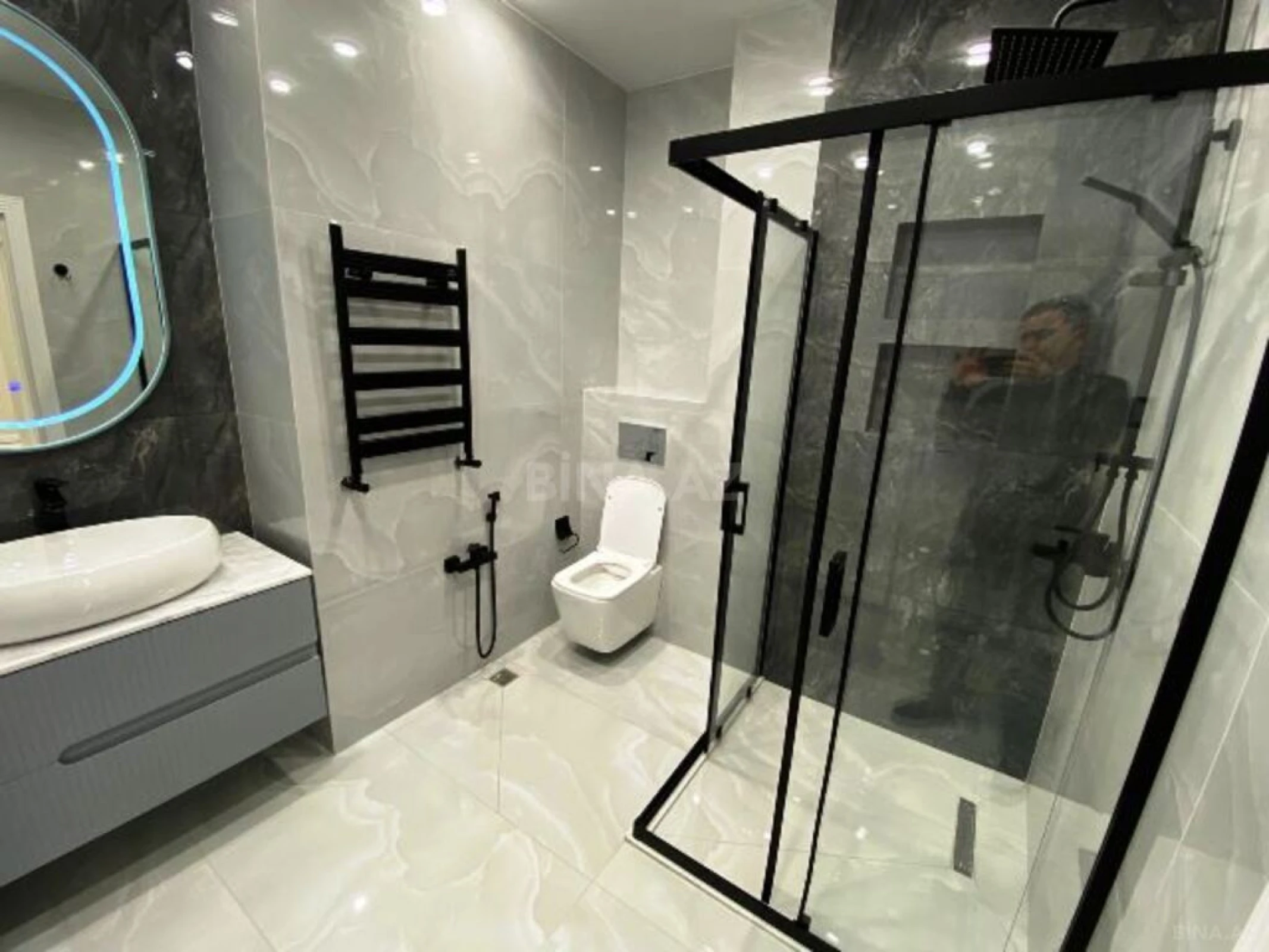 Satılır 3 otaqlı mənzil 107 m²