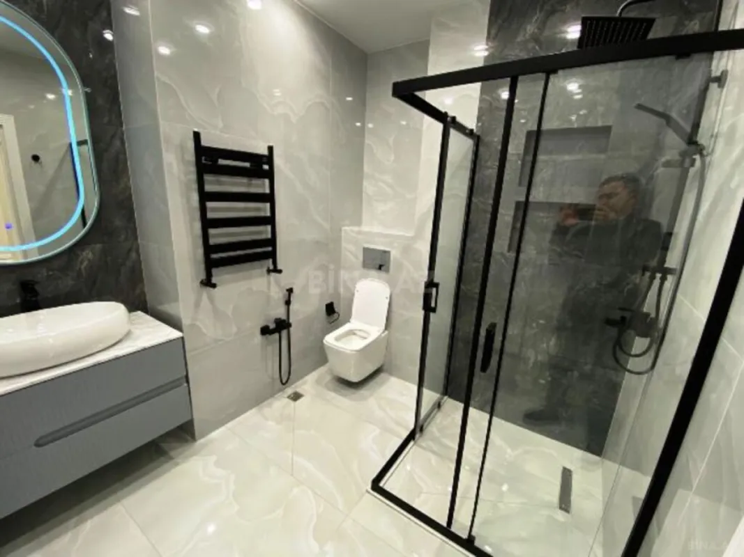 Satılır 3 otaqlı mənzil 107 m²