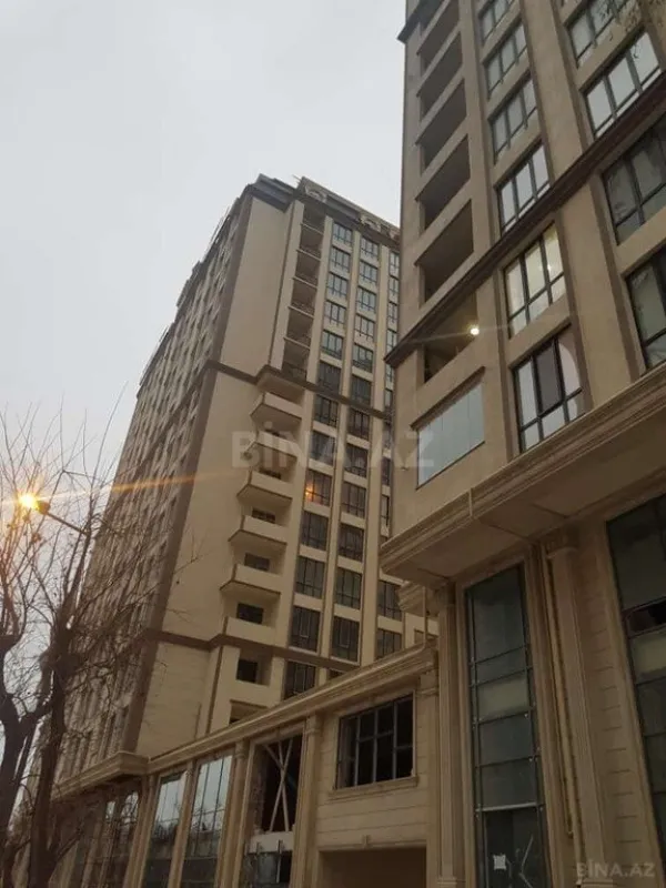 Satılır 4 otaqlı mənzil 200 m²