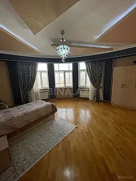 Satılır 6 otaqlı mənzil 300 m²