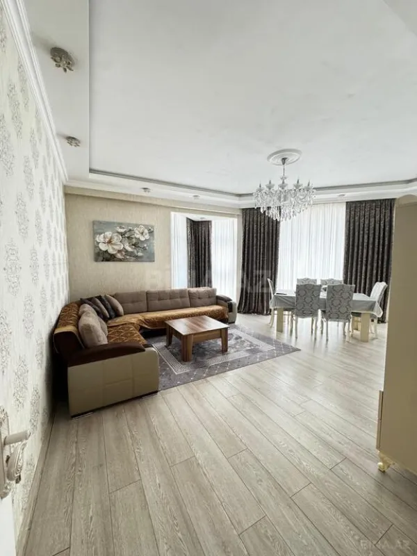 Kirayə verilir 3 otaqlı mənzil 110 m²