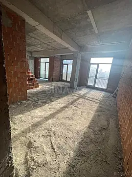 Satılır 4 otaqlı mənzil 174 m²