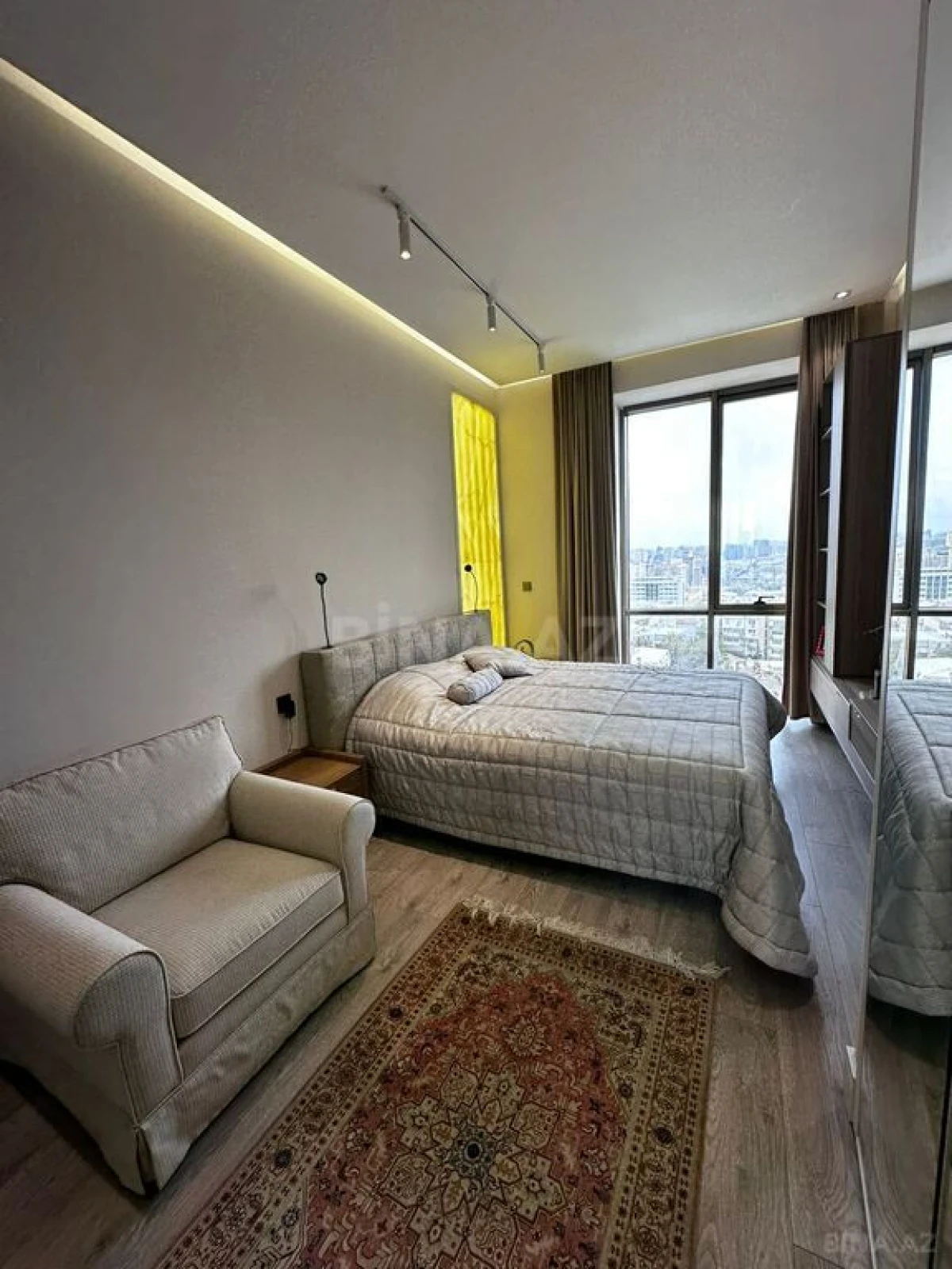 Kirayə verilir 3 otaqlı mənzil 120 m²