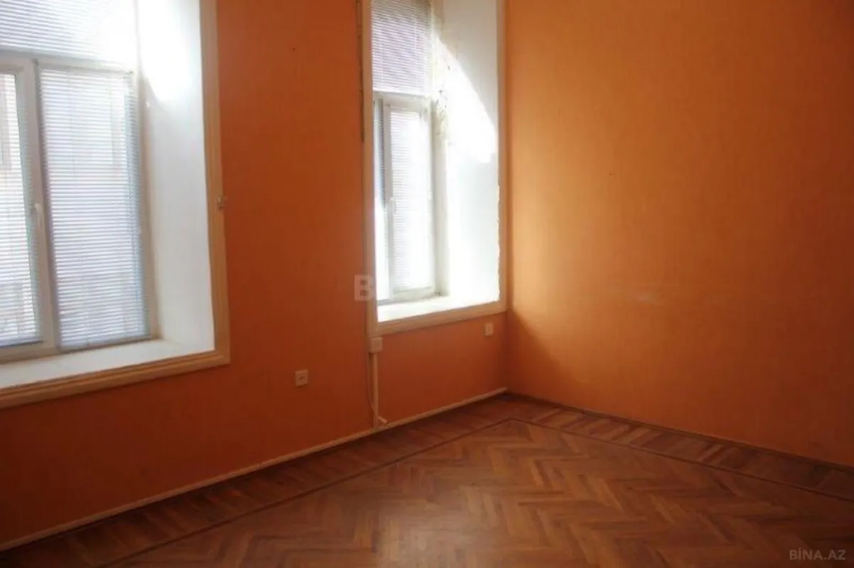 Kirayə verilir 3 otaqlı ofis 68 m²