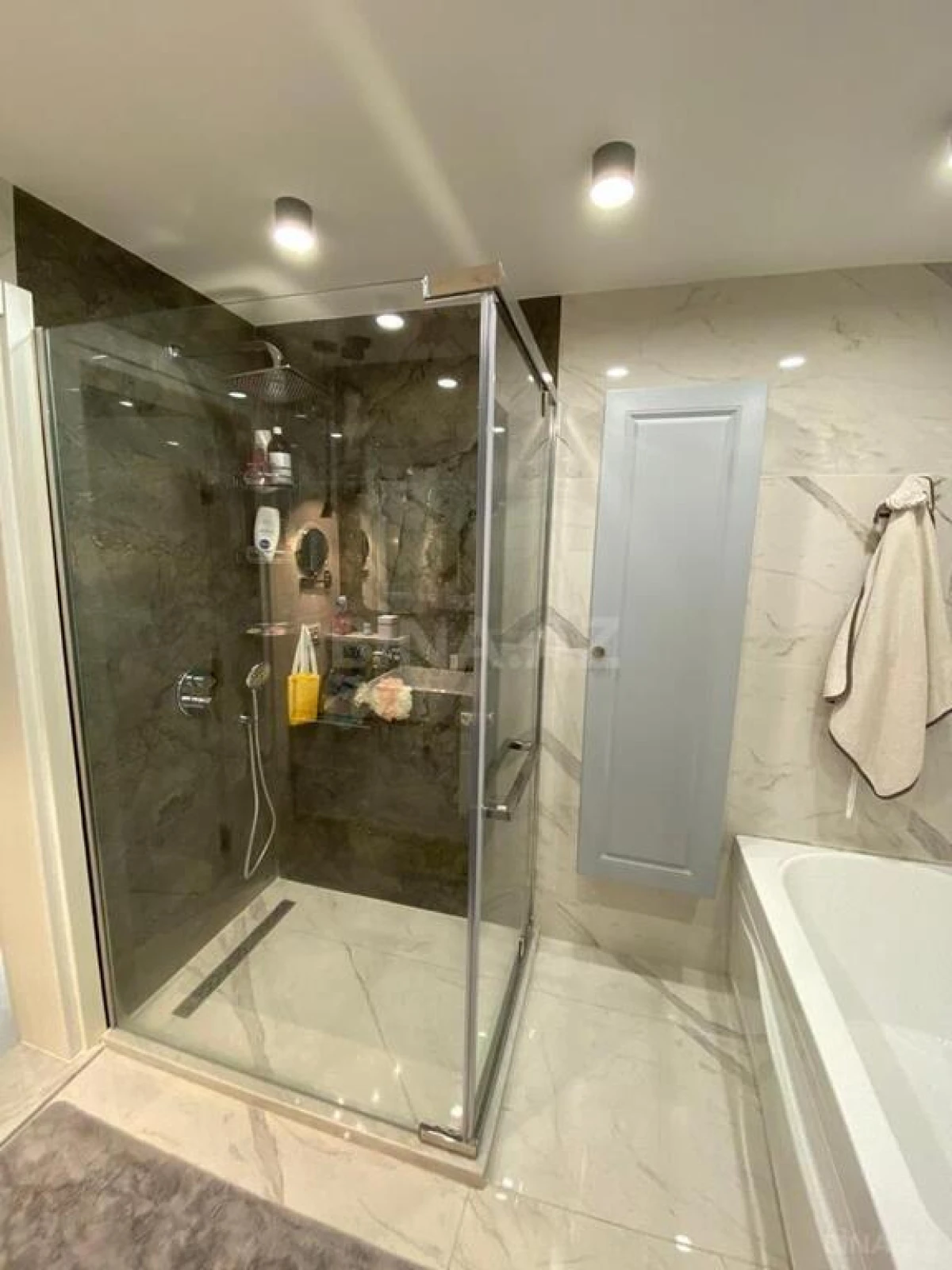 Kirayə verilir 3 otaqlı mənzil 130 m²