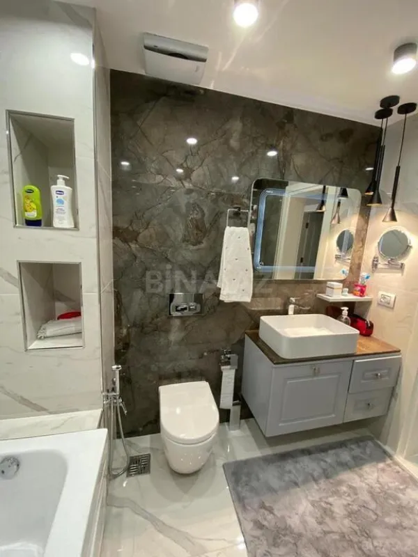Kirayə verilir 3 otaqlı mənzil 130 m²