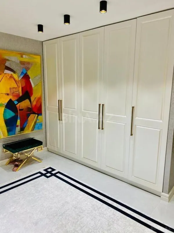 Kirayə verilir 3 otaqlı mənzil 130 m²