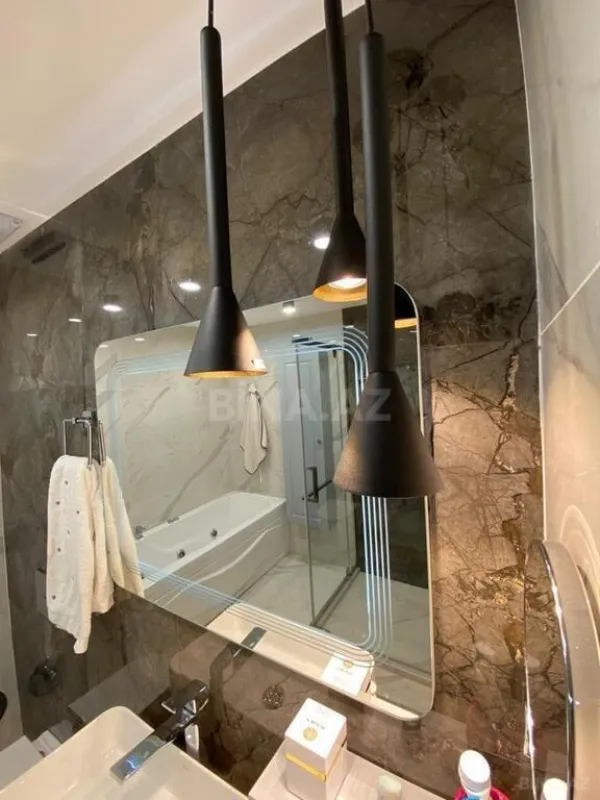 Kirayə verilir 3 otaqlı mənzil 130 m²