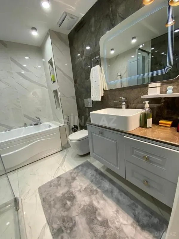 Kirayə verilir 3 otaqlı mənzil 130 m²