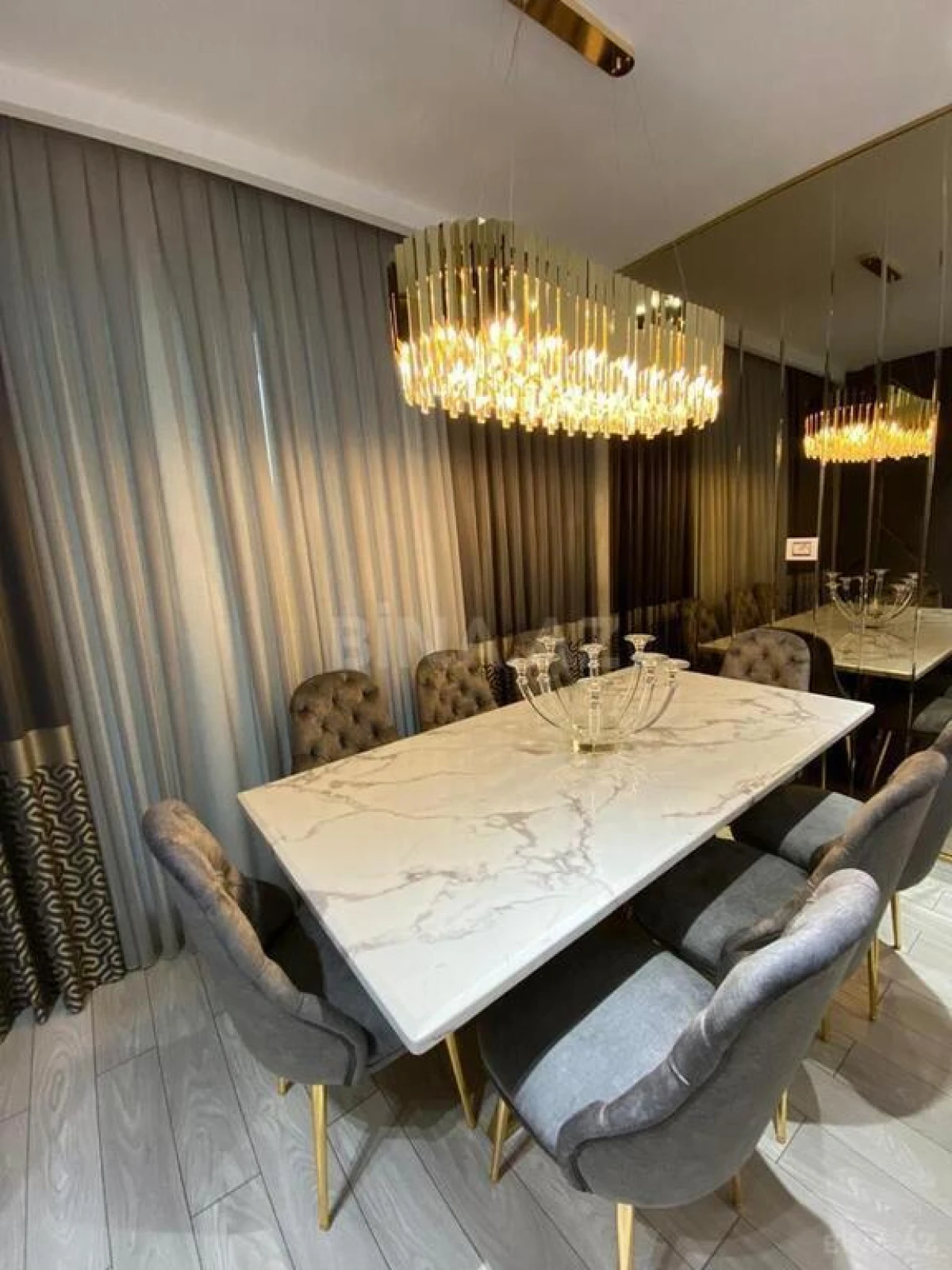 Kirayə verilir 3 otaqlı mənzil 130 m²