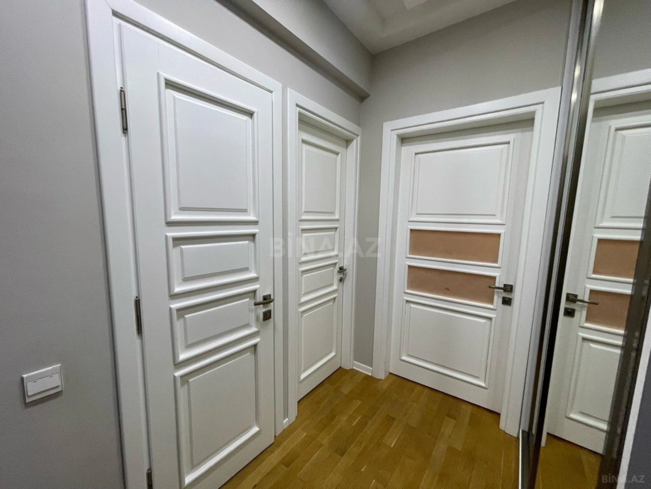 Kirayə verilir 2 otaqlı mənzil 89 m²