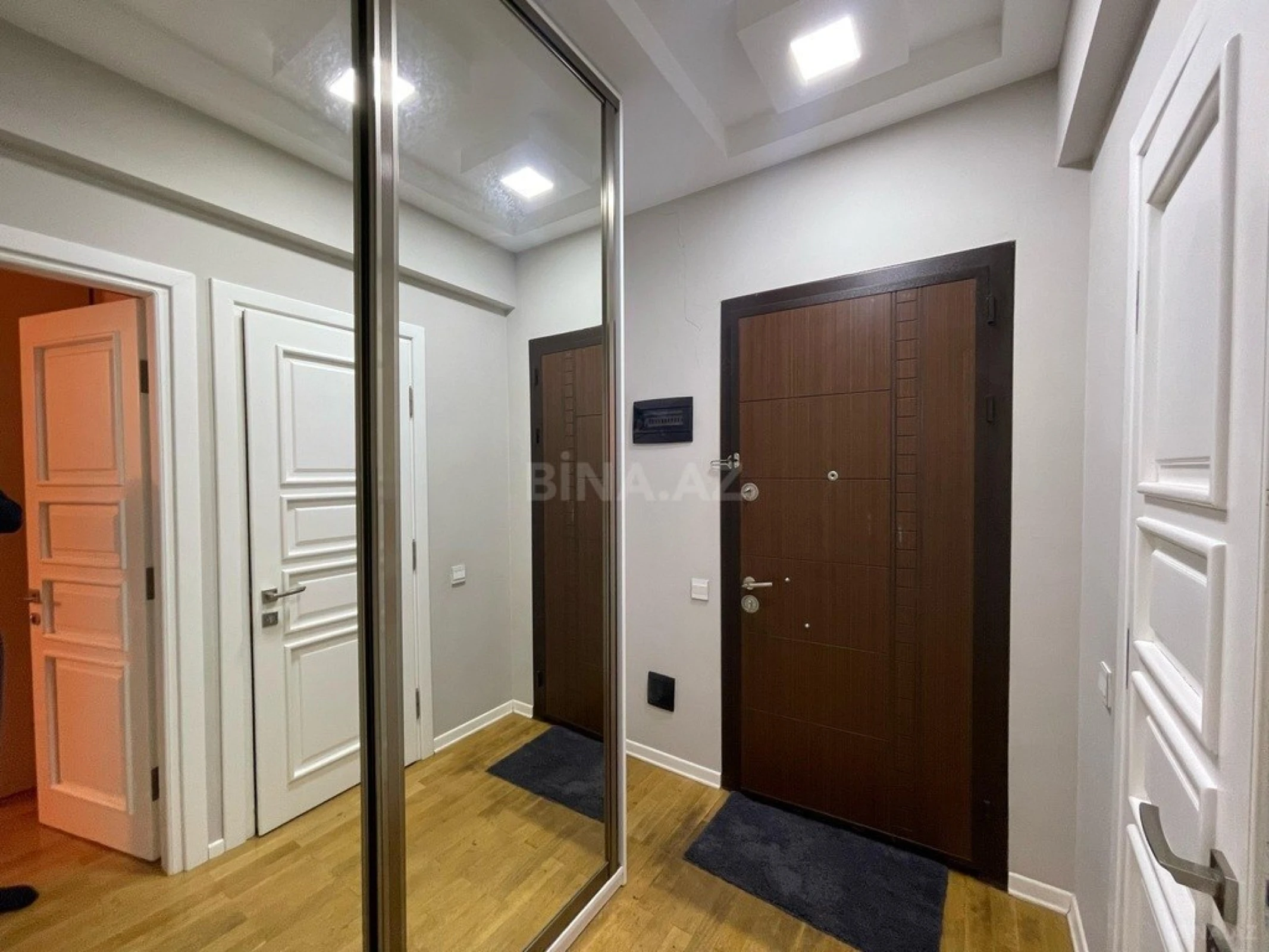 Kirayə verilir 2 otaqlı mənzil 89 m²