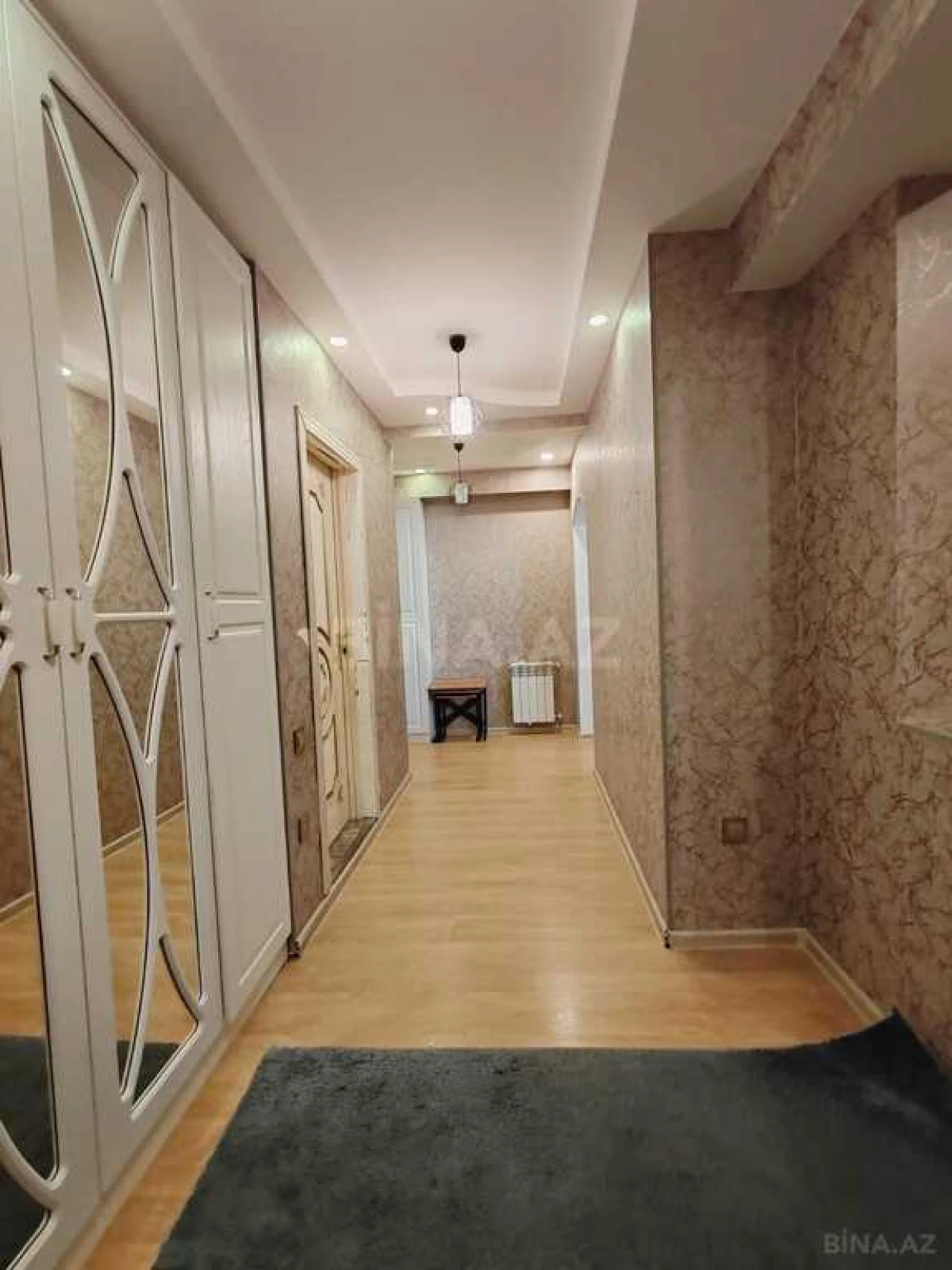 Satılır 3 otaqlı mənzil 112 m²